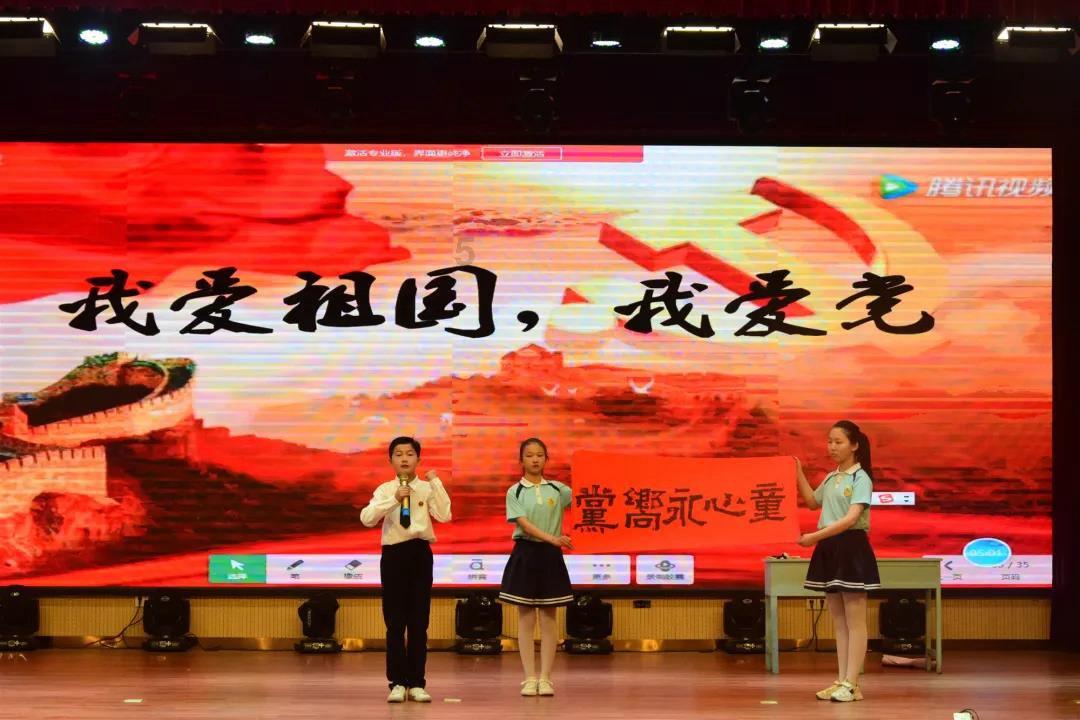 玩滑板的男孩逃脱2