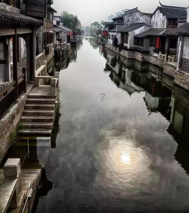 《塔瑞斯世界》能自由交易吗